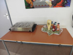 De warmhoudplaat en de sausjes 