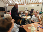 Pater Mathew ging rond met de bitterballen (en mosterd)